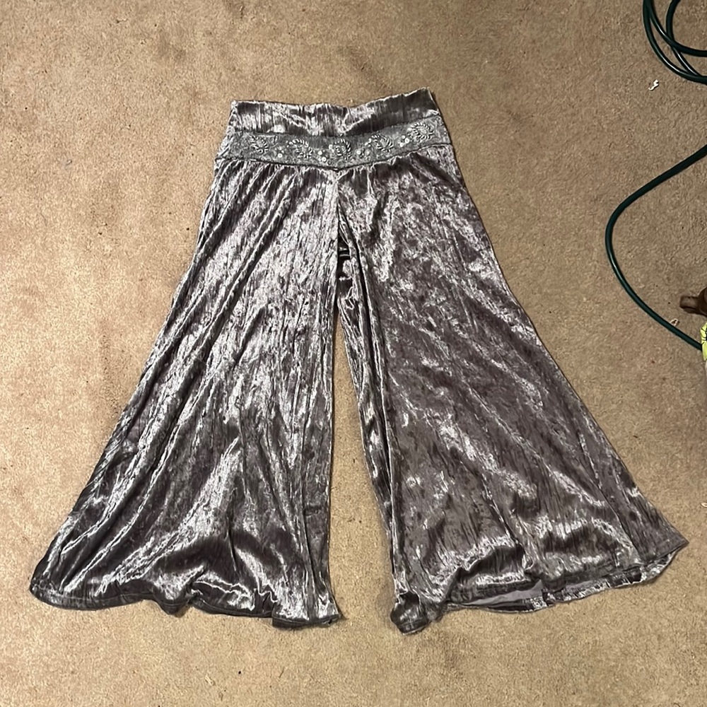 Rave, flare capri pants, womens small